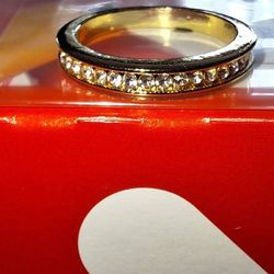 7 LADIES SZ 8 RINGS. lot 1