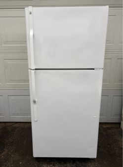 GE Refrigerator  W-30”D-30” H-67”