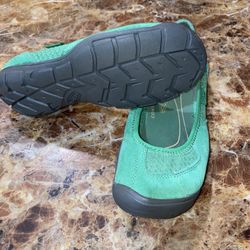 New Keen Womans Contour Arch Shoe Size 9.5