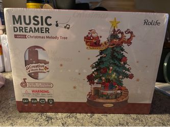 Wood self assembly singing Christmas tree
