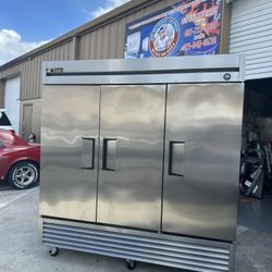 3 door commercial true cooler 