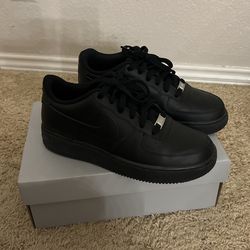 Aforce1 Nikes (Black)
