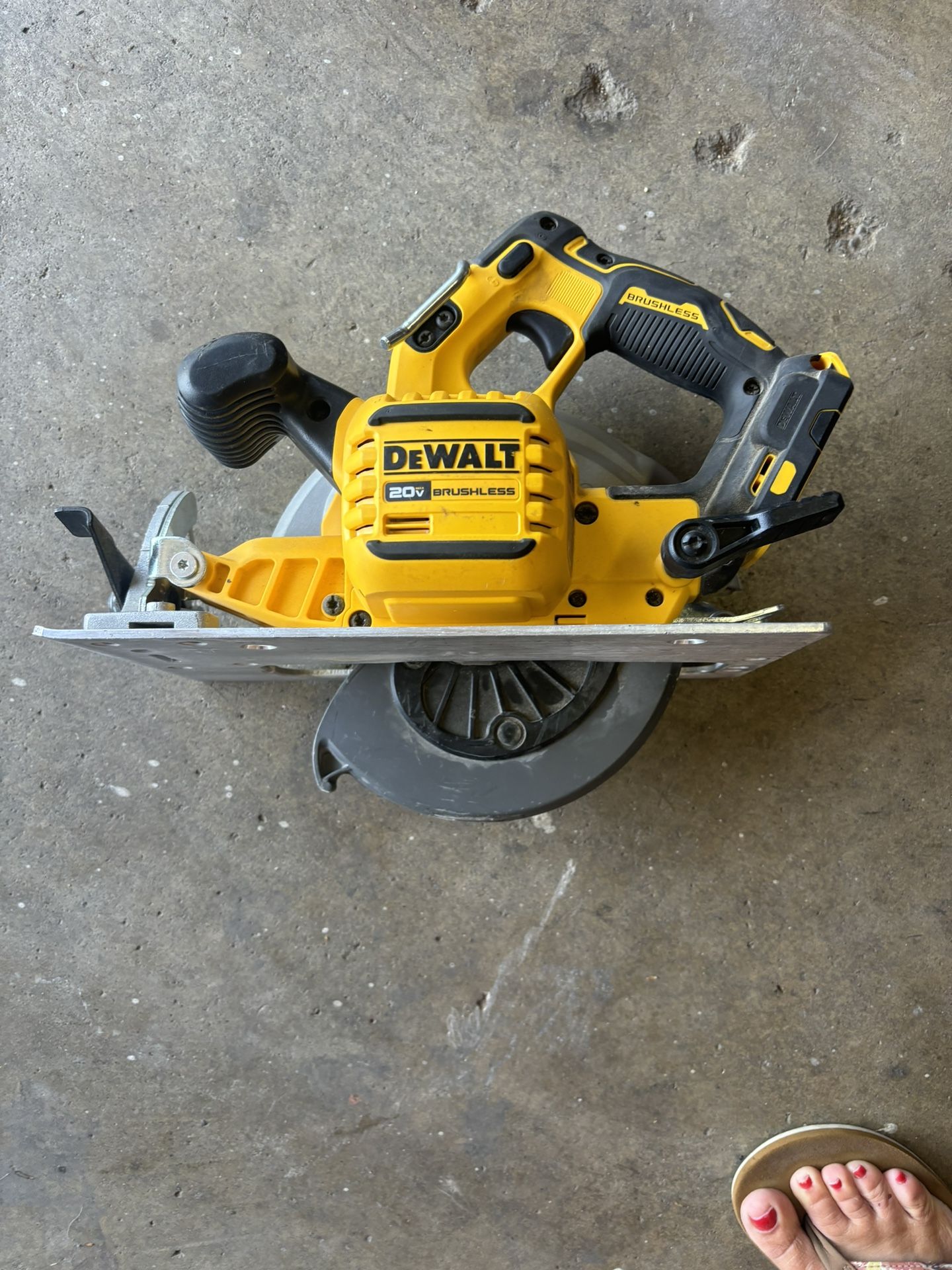 Cordless DeWalt circular saw