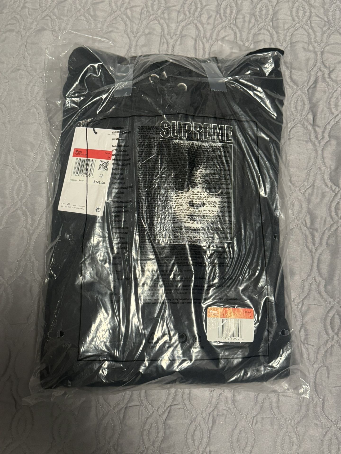 SupremexNike Black Hoodie (Large)