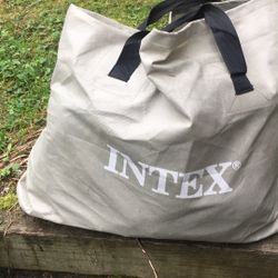 QUEEN SIZE INTEX MATRESS WITH ELECTRIC PUMP