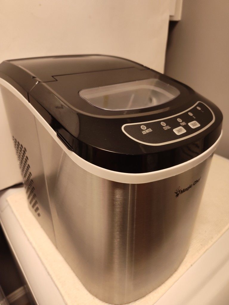 Magic Chef 27 lb Countertop Stainless Steel Ice Maker