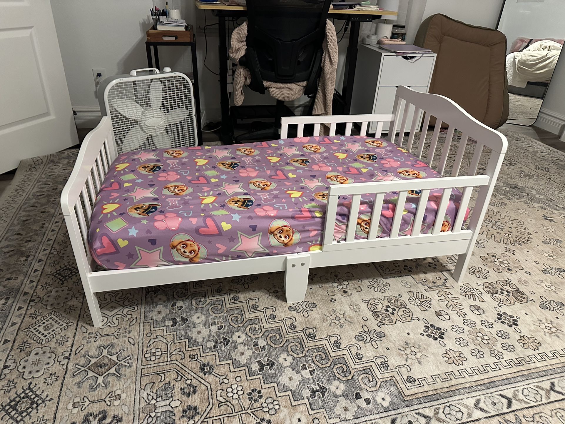 White Toddler bed