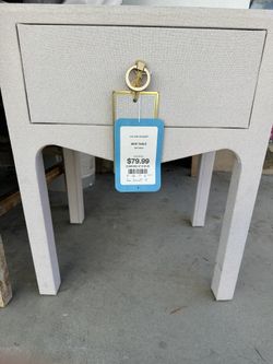 Sets. 2 Lamps 2 Bar Stools 2 Drawers And A Mirror 