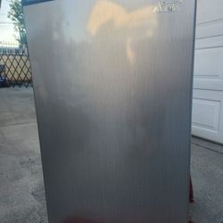 Mini /Beverage FRIDGE - $45 OBO