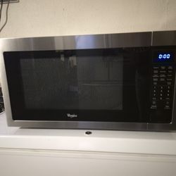 Whirlpool 1.6 Cu. Ft. Countertop Microwave – Stainless Steel – 1200W