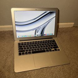 MacBook Air 13 inch i5/4GB,256gb SSD,90%Bat Health Adobe,finalCut, logicpro Ms office or best offer
