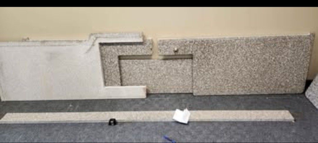 Granite Counter-top. 6 total pieces. They are 1.5" Thick