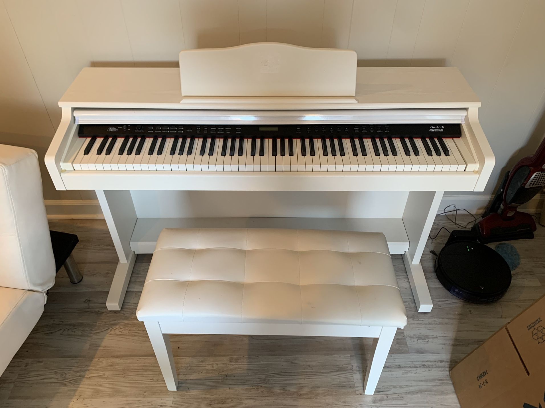 Digital Piano Yazuky YM-A18 88 Keys White 3 Pedals with Storage Bench Excellent Condition