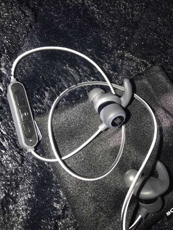 Wireless headphones jbl