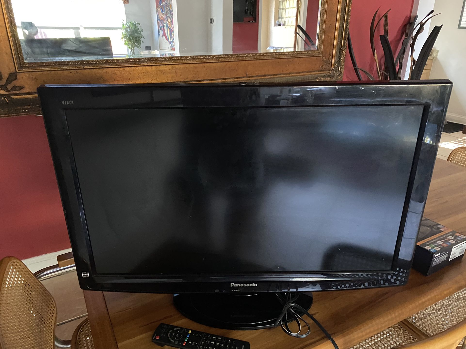 32” Panasonic Flat Screen TV With Wall Mount