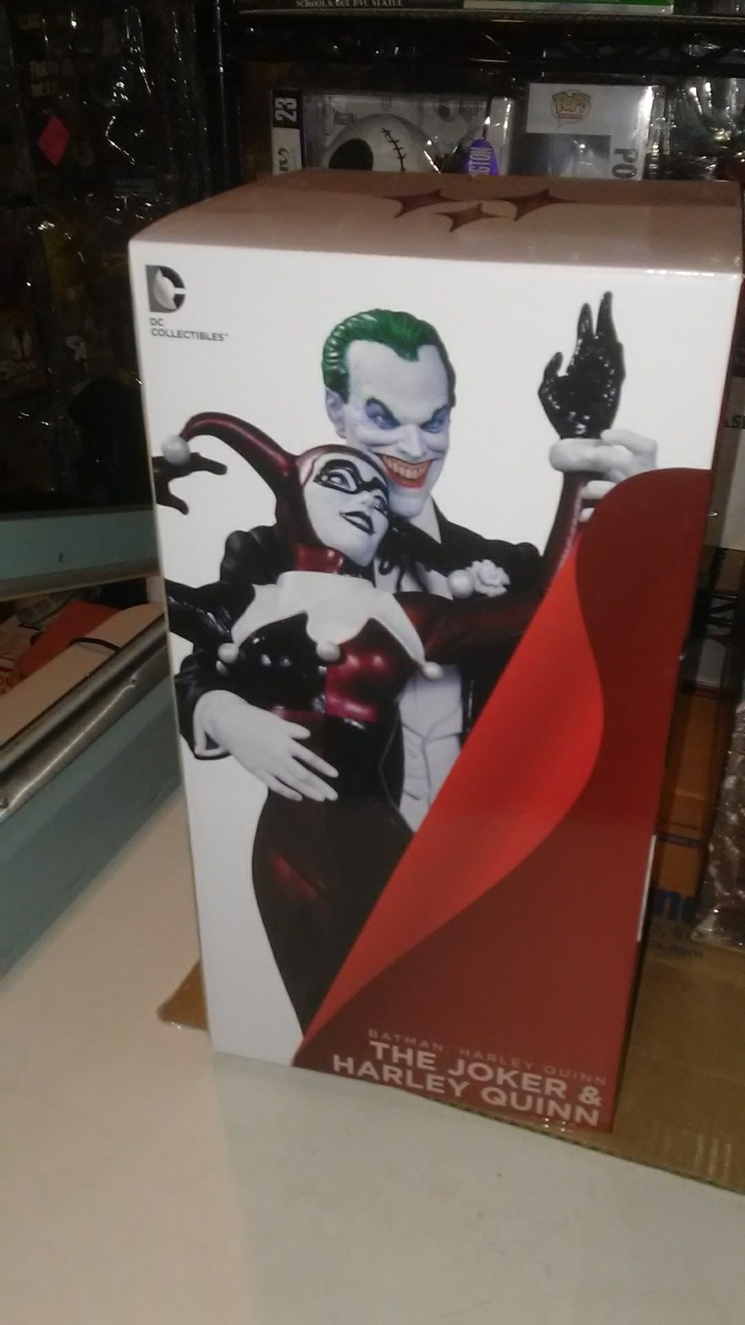 Original 1st edition Batman : THE JOKER & HARLEY QUINN mad love statue