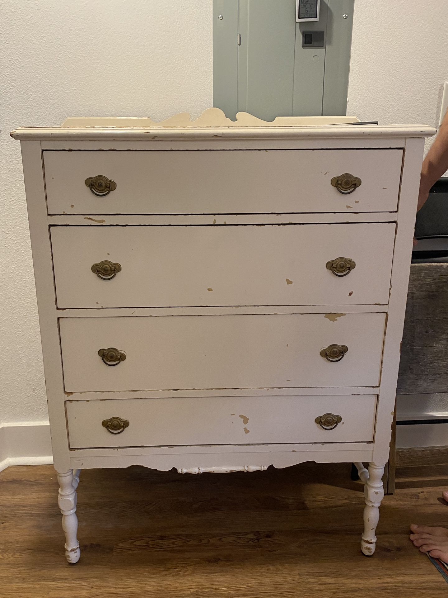 White Vintage Dresser