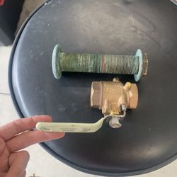 New Groco Shut Off Valve 1” With Used 1” Thru Hull