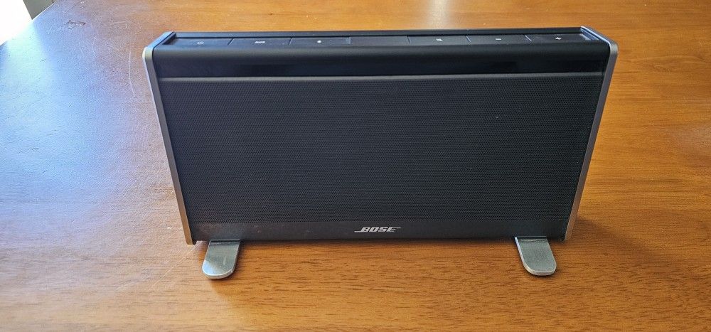 BOSE SOUNDLINK  BLUETOOTH SPEAKER 