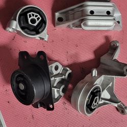 2005----2006 Chevy Equinox 3.4  / Pontiac Torrent Motor And Transmission Mount Set