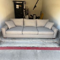 Haverty’s Destination Sofa Grey 