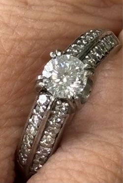Diamond Solitaire Engagement Ring
