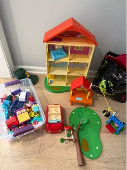 Peppa pig play house, car and treehouse