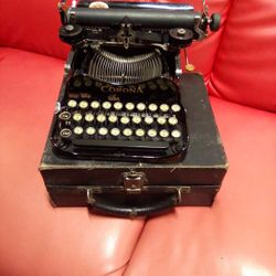 Corona 1917 Typewriter In Box