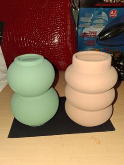 2 vases all dollars