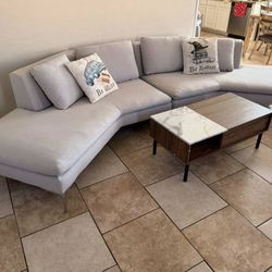 Modern curved sectional sofa - Great condition