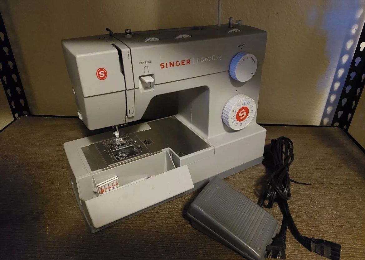 Singer Sewing Machine