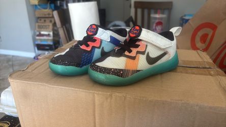Nike LeBron 18 Low 'Lola Bunny' (Space Jam)