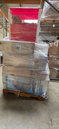 ** Pallet mixta con alberca, brincolin y juguetes** Mix pallet with pool, water slide and toys**