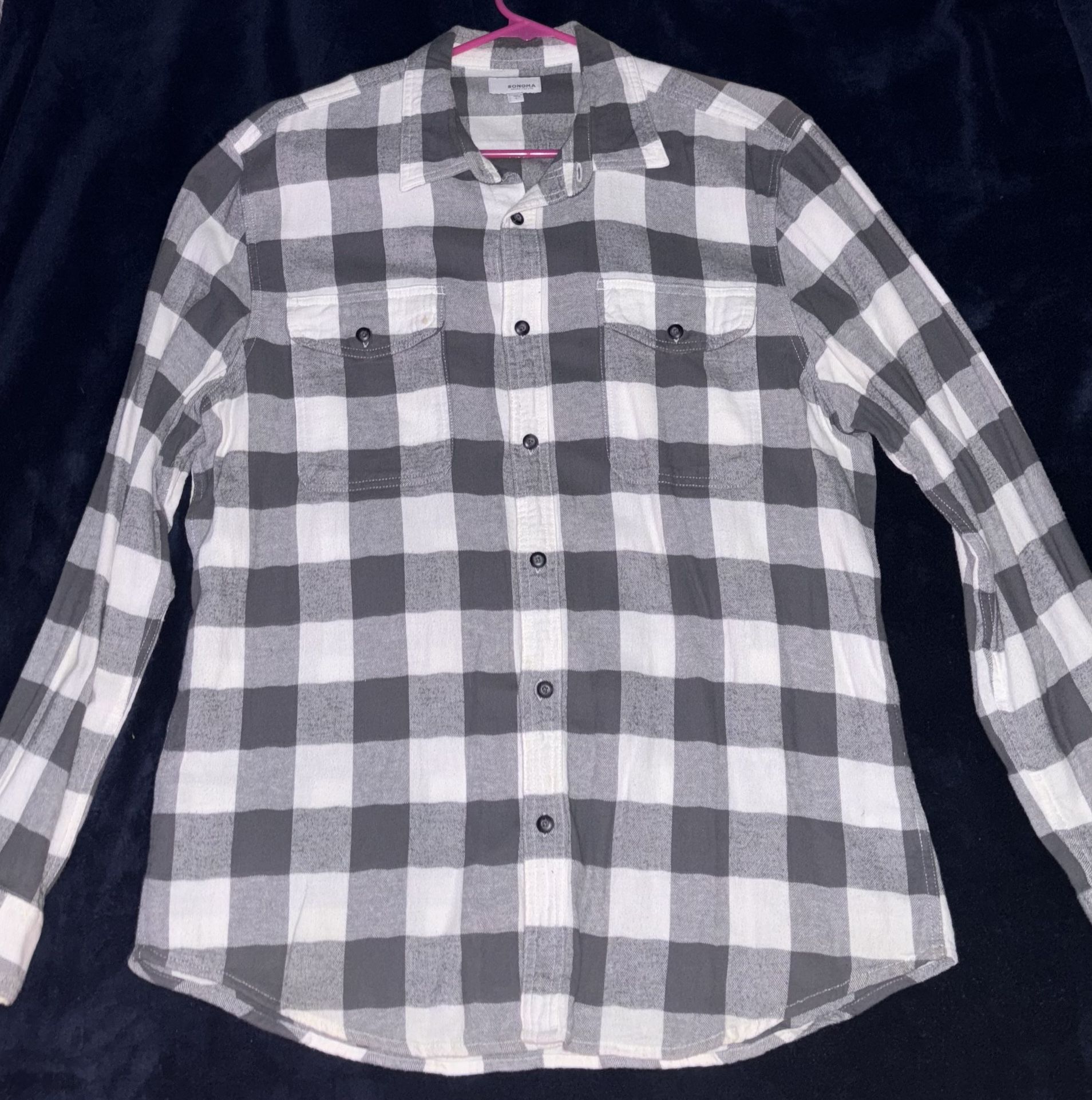 Sonoma Men’s Plaid Button Down Shirt ( Men’s Size Large)