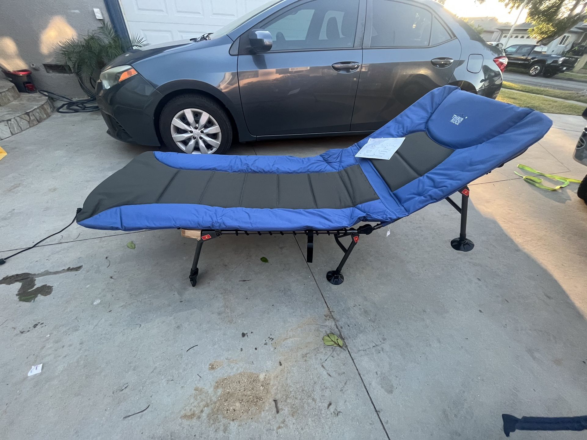 Padded Timber Ridge Camping Cot/Lounger XL – Reclining Backrest Seat