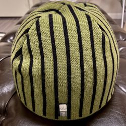 PRICE DROP!! RARE VINTAGE ORANA BEANIE! NICE! WARM!