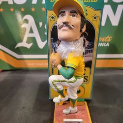 Rollie Fingers signed bobblehead 