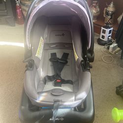 2 In one Baby Car seat,by baby Trend Comes W/ Easy Connect Vest Price 30$.  Pick Up E.  72. and Grand View. E. Tacoma