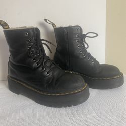 Dr. Martin’s Jaden Faux (vegan) Lined  (Unisex)black leather combat boots.