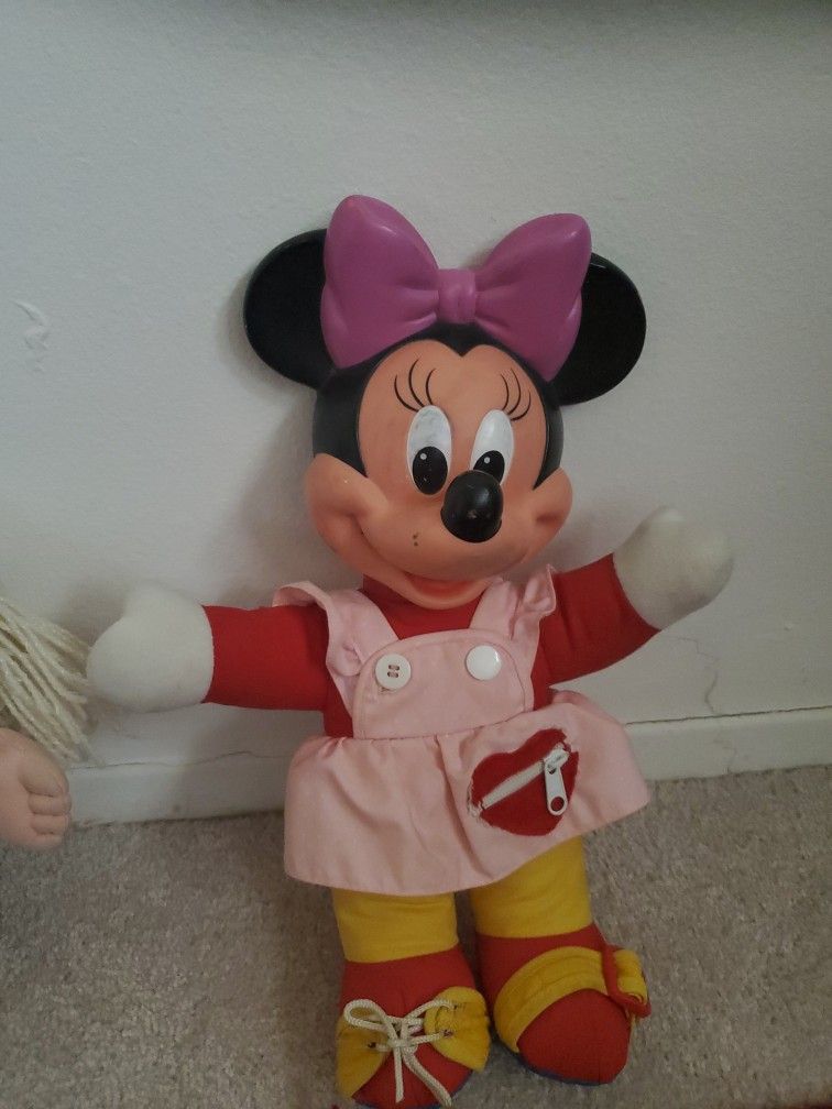 1995 Learn To Dress Me Minnie