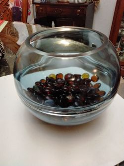 GLASS VASE