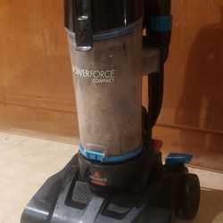 BISSELL PowerForce Compact, Bagless, Upright Vacuum, Lightweight, Powerful Suction

