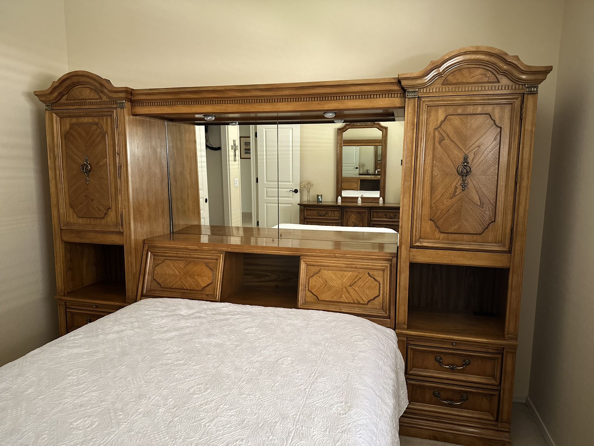 Queen Headboard Lighted pier Wall Bed with Armoire Cabinets, Dresser And Mirror