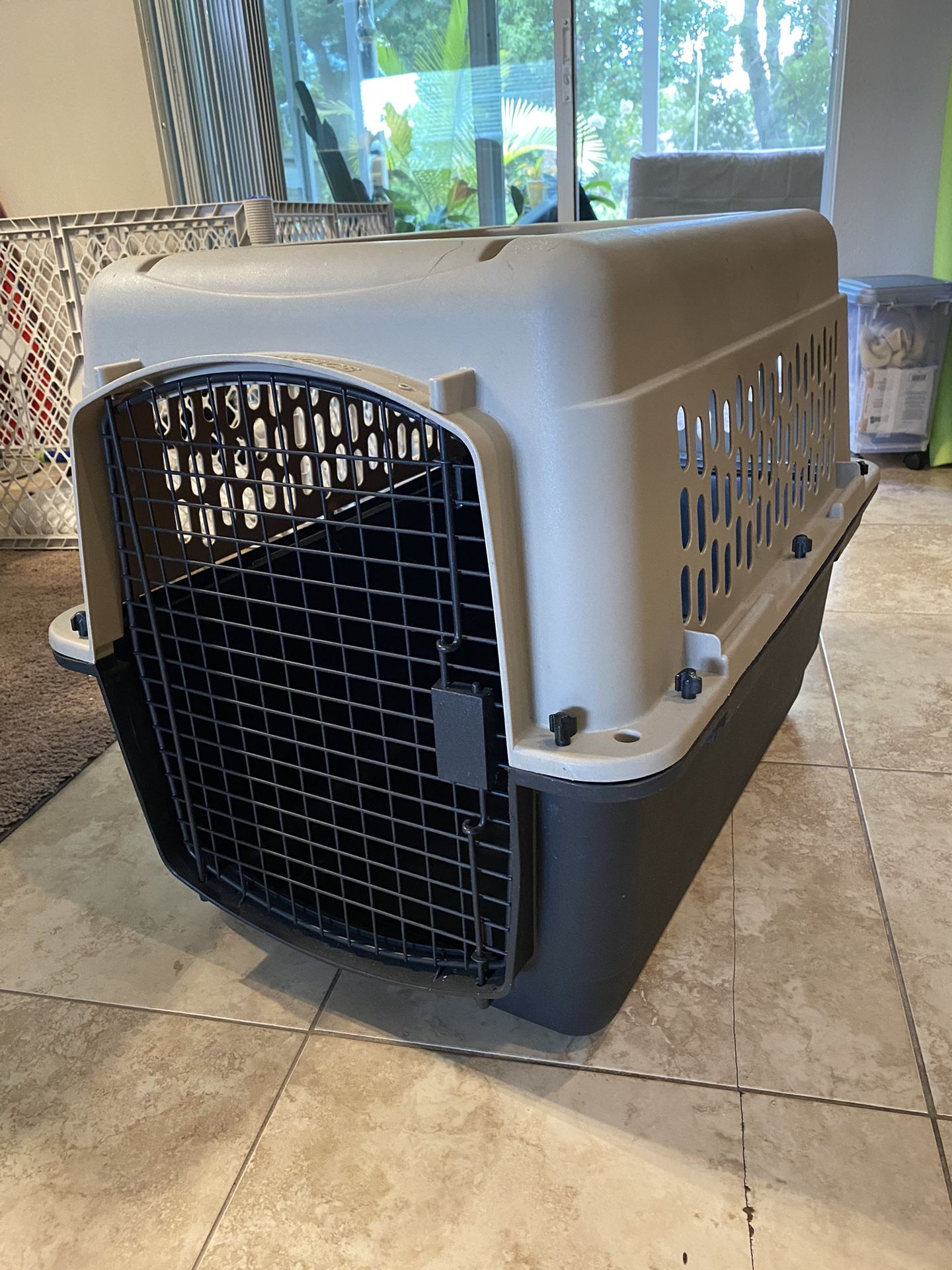 2 Dog Kennels