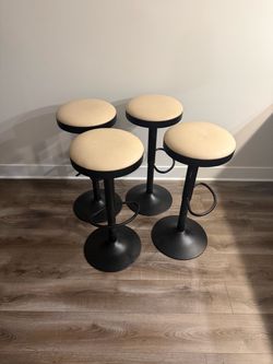 4 BAR STOOLS  ADJUSTABLE HEIGHT