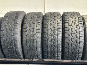 SET OF TIRE 275 65 20 PIRELLI 85% LIFE