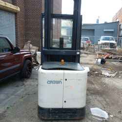 Forklift 