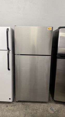 AMANA 30” TOP AND BOTTOM REFRIGERATOR 