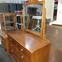 Dresser 