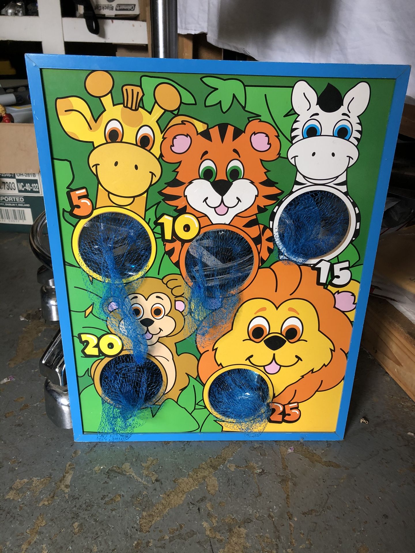 Kids toss and score game board